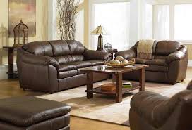 Such a style can improve the look of your interior space, giving it a stylish yet traditional look. Pacea SufleteascÄƒ Pistol SiestÄƒ Brown Leather Sofa Interior Design Mariacastrojato Com