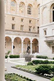 A Romantic Garden Wedding At The Boston Public Library Boston Public Library Wedding Boston Wedding Venues Wedding Boston