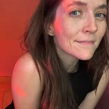 Oh! Class, smarts, style and TALENT. Janelle is eye popping. No one can  hold a candle to her beauty either ♥️