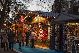 De nombreuses écoles organisent ou demandent aux parents d'organiser un marché de noël. 3 Marches De Noel Incontournables A Nos Frontieres