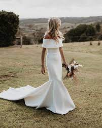 36 Off The Shoulder Wedding Dresses To See In 2021 Wedding Dress Trends Second Hand Wedding Dresses Wedding Dresses