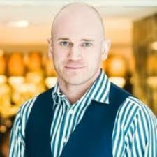 Jamie Peach's Instagram, Twitter & Facebook