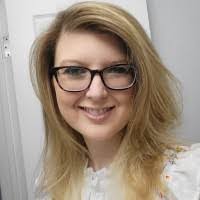 Danielle Hays's Instagram, Twitter & Facebook