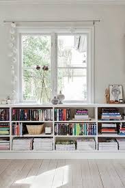 On Investit Les Recoins Situes Sous Les Fenetres Pour Gagner De La Place C Pinterest Decoist Idee Deco Deco Maison Idee Deco Maison