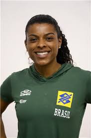 DINAMO MANTÉM LIDERANÇA COM GARAY MVP