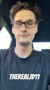 Looking for some friends in south Florida or surrounding areas! 💖💕  Preferably girls but gays are welcome! 🥰 I'm an emo veteran at 31!  😵‍💫😏🤣