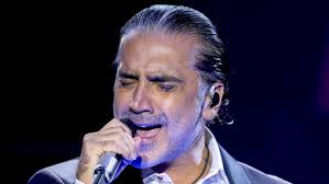 El cantante alejandro fernández informó que su nuevo sencillo, titulado quiero que vuelvas, será lanzado el próximo 23 de septiembre. Alejandro Fernandez Le Dobla La Edad A Su Nueva Novia Video