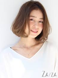 ショートボブ40代太めのぽっちゃりさんに人気の小顔髪型10選 ショートヘア ショートボブ 髪型総合情報 b cafe 小顔 髪型 ボブ 40代 ショートボブ