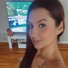 Katherine Acosta's Instagram, Twitter & Facebook