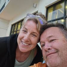 It's kind of like Christmas whent he UPS man shows up. What was in his  sleigh today?? Gifts from Holley of course!