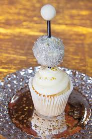 New Year S Recipes Champagne Desserts That Sparkle Shari S Berries Blog New Years Eve Dessert Champagne Dessert New Year S Desserts