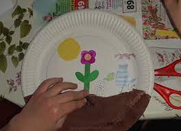 This paper plate craft is awesome for tweens, teens, and adults! Paper Plate Growing Flower Non Native Mommy