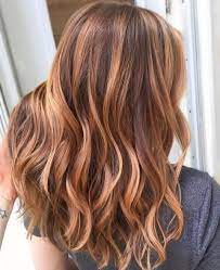 A besoin de couleurs chaudes et dorées pour illuminer un teint souvent pâle. Coloration Tendance 2018 Cuivre Blond Cheveux Noisette Coloration Cuivree Cheveux Cuivre