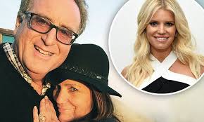 Flim semi mom and boy, verbotenes verlang. Jessica Simpson S Mom Tina Shows Off Her Ring From Jon Goldstein Daily Mail Online