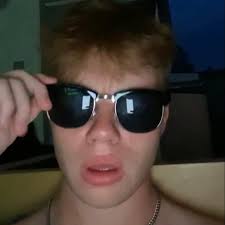 Unfortunately found this while re stringing, I doubt this is repairable.  Would anyone know who can build a new wrest plank? Thanks