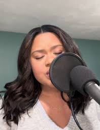 Danielle Gonzalez (@danielle_lyfe)