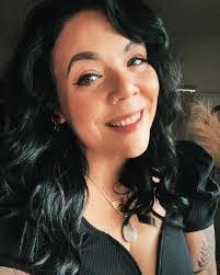 Anita Coyne's Instagram, Twitter & Facebook