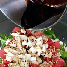 Egal ob zu hause oder als lunch im wassermelone und feta in würfel schneiden, minzblätter zerkleinern, alles vermischen und mit salz, pfeffer und zitronensaft abschmecken. Hahnchen Melonen Salat Mit Balsamico Reduktion Wildes Geschnetzel