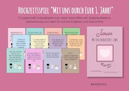 In einem großen topf befinden sich diverse kugeln: Hochzeitsspiel Mit Uns Durch Euer 1 Jahr Etsy Wedding Games Wedding Party Games Newlyweds
