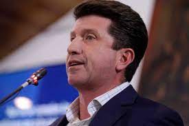 He served as a voice actor for victor , pineapple , and reynaldo. Duque S Former Chief Of Staff Replaces Colombia S Late Defense Minister