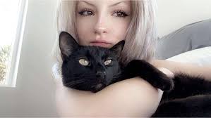 hii my name is logan(she/her) and im looking for a room in an  apartment/house to move into any time from august to september, my max  budget would be $1,100 and ideal would