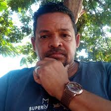 Scammer. Beware of him. Wanted to scam two of us earlier this evening at  Standard Bank Namibia ATM at Shoprite Walvisbay (NO security) . Luckily I  noted quickly what he was busy