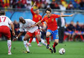 Jordi alba tung cú sút xa, bóng đập chân zakaria đổi hướng, đi vào khung thành thụy sĩ. Tay Ban Nha Vs Thá»¥y SÄ© Xáº¿p Háº¡ng Fifa Cháº³ng La Gi Cáº§u Thá»§