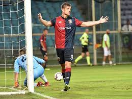 Krzysztof piątek urodził się 1 lipca 1995 roku w dzierżoniowie w województwie dolnośląskim. Barcelona Eyeing Move For Prolific Genoa Striker Krzysztof Piatek Dubbed New Lewandowski Ht Media