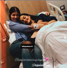 عقبت الفنانة الشابة ليلى أحمد زاهر، على تصريح شقيقتها ملك التي أكدت بعدم وجود أي منافسة بينهما، حيث كتبت عبر حسابها الرسمي بموقع تبادل الصور والفيديوهات الشهير. Ø§Ù„Ø¨ÙˆØ§Ø¨Ø© Ù†ÙŠÙˆØ² Ø¨Ø§Ù„ØµÙˆØ± Ù…Ù„Ùƒ Ø£Ø­Ù…Ø¯ Ø²Ø§Ù‡Ø± ØªØ¬Ø±ÙŠ Ø¹Ù…Ù„ÙŠØ© Ø§Ù„Ù…Ø±Ø§Ø±Ø© ÙˆÙˆØ§Ù„Ø¯Ù‡Ø§ Ø³Ù„Ø§Ù…ØªÙƒ ÙŠØ§ Ø¨Ù†Øª Ù‚Ù„Ø¨ÙŠ