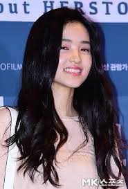 두 가지가 결합되면서 친숙하게 느껴지면서도 배우의 무게감이 제대로 살아. ê¹€íƒœë¦¬ Daum ê°¤ëŸ¬ë¦¬