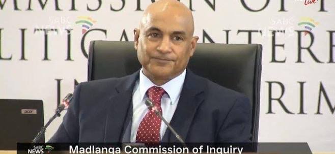 IDAC senior investigator Mantsha Raphesu has been sworn in before the  #MadlangaCommission .