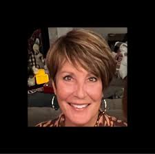 Who has the cheapest flower flats in Macomb Township?