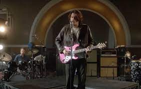 I decided to take the new song for a spin on acoustic guitar. John Mayer Takes It Back To The 80s In Video For New Single Last Train Home