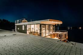 Hausboot Kaufen Floating 44 Neu Und Gebraucht Liegeplatze An Der Ostsee Mosel Leipziger Seenland Hausboot Kaufen Hausboot Schwimmende Hauser