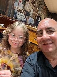 Kelly Wadsworth's Instagram, Twitter & Facebook