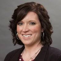 Kelly Detter's Instagram, Twitter & Facebook