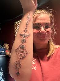 So excited for Shark week had to get a tatt to celebrate!!! 🎉