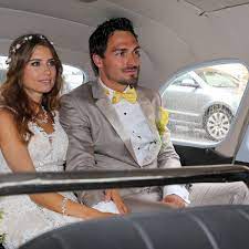 Mats hummels (26) und cathy fischer (27) haben sich getraut und sind die meinungen der user sind also eindeutig: Cathy Hummels Erstes Foto Nach Der Hochzeit Bunte De