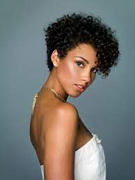 Alicia Keys Die Rassische Schonheit Mit Ihren Haarexperimenten Short Natural Curly Hair Short Curly Haircuts Short Natural Hair Styles