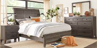 Find king size bed sets, including dressers and mirrors, in a variety of styles, colors & decor. Finlay Espresso 5 Pc King Sleigh Bedroom Rooms To Go