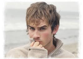 He is the second of three children, with an older brother, robert, and younger sister, robyn. Ian Somerhalder