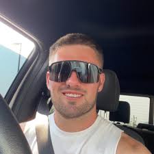 Looking for a small tile job for laminate countertop