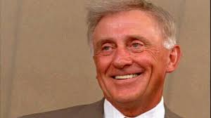 Hall of Fame pitcher Phil Niekro dead at 81
