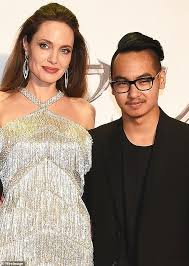 Angelina jolie dcmg is an american actress, filmmaker, and humanitarian. Angelina Jolie S Son Maddox Testified Against Dad Brad Pitt In Divorce And Custody Battle Internewscast
