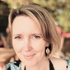 Stephanie Kapp's Instagram, Twitter & Facebook