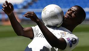 Latest on real madrid midfielder vinícius júnior including news, stats, videos, highlights and more on espn Vinicius Junior Als Neuzugang Bei Real Madrid Die Pflicht Ein Weltstar Zu Werden