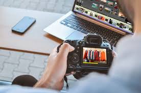 Sistema audiovisual que consiste en la proyección simultánea de diapositivas sobre una o varias pantallas, mediante proyectores combinados para mezclas, fundidos y sincronización con el sonido. Movie Maker Y Editor De Videos Gratis Kizoa