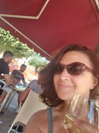 Complaining about the heat? 😉 Why not to follow the locals and swap  /combine your morning espresso for/with a refreshing glass of prosecco?  That's what's been shown to me at Rapolano Terme -