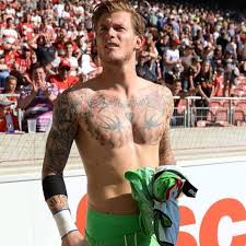 Beşikaşın eski kalecisi loris karius, önceki gün mykonosta gizemli bir kadınlar birlikte görüntülendi. Pin Auf Jugadores De Futbol