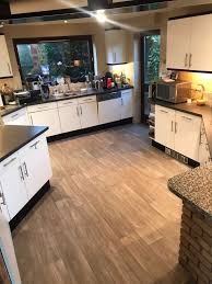 Halls Flooring Woodlike Vinyl Flooring Colour Wd 84 Vinyl Flooring Hall Flooring Floor Colors